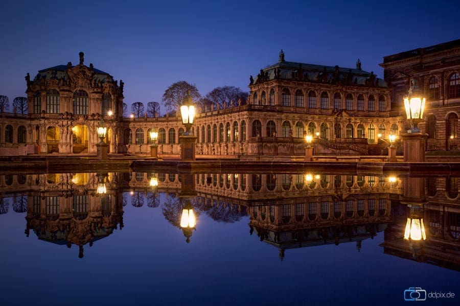 Der Dresdner Zwinger am Abend.