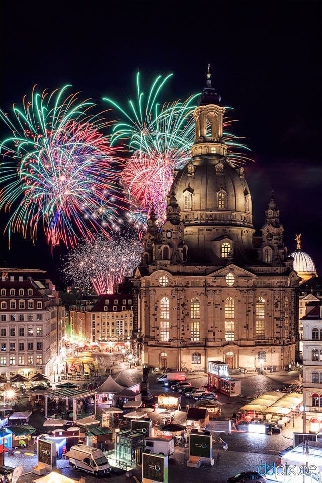 Feuerwerk am Neumarkt