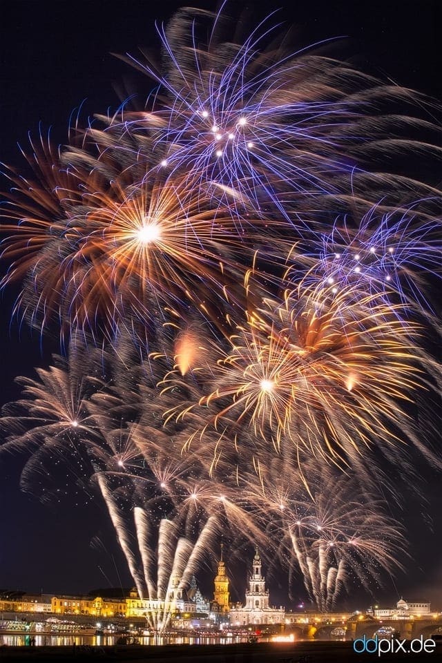 Feuerwerk in Dresden fotografiert