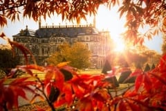 Palais im Herbst