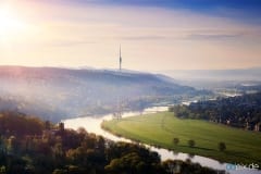Die Elbschlößer und das Blaue Wunder an einem Sommermorgen
