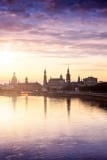 Skyline zum Sonnenaufgang