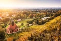 Weinbergkirche im Herbst