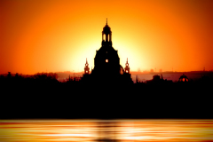 Sonnenuntergang hinter der Dresdner Frauenkirche