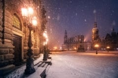 Blick auf den Theaterplatz im Winter