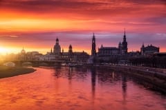 Skyline zum Sonnenaufgang