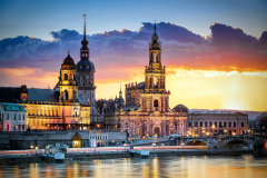 Hofkirche im Sonnenuntergang