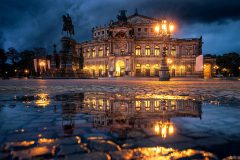 Semperoper im Regen