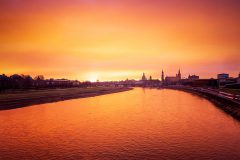 Skyline zum Sonnenaufgang