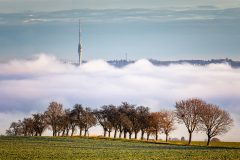 Fernsehturm im Nebelmeer