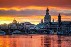 Frauenkirche zum Sonnenaufgang