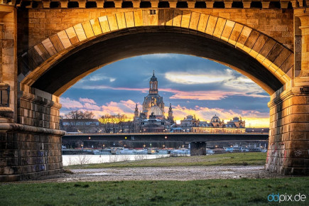 Dresden im Brückenbogen