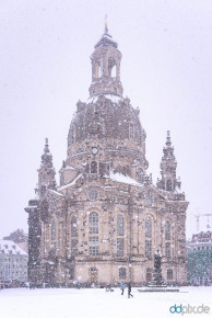 Schneefall an der Frauenkirche