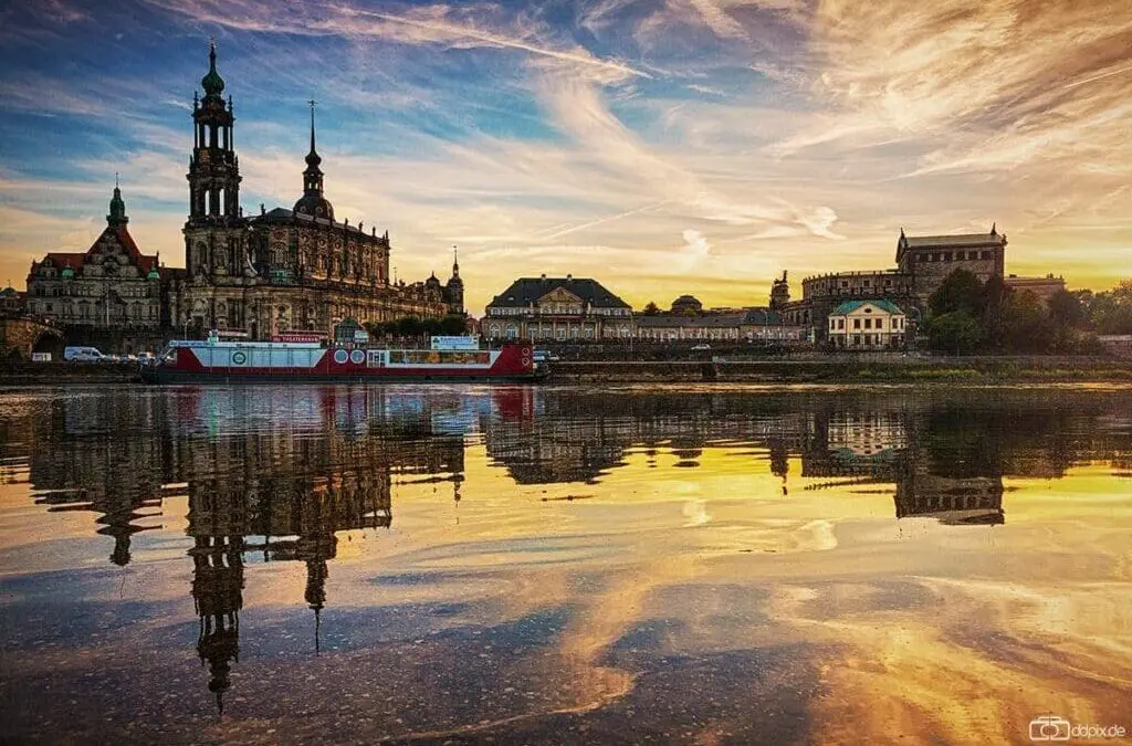 spiegelnde Stadtsilhouette