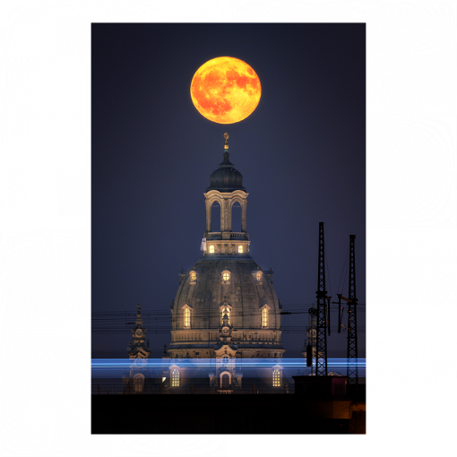 Alu-Dibond (01529) Erdbeermond über der Frauenkirche