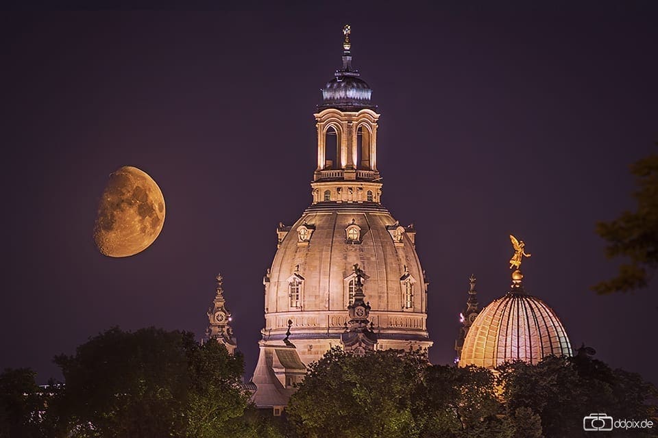 Monduntergang über Dresden