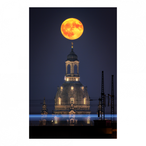 Poster (01529) Erdbeermond über der Frauenkirche